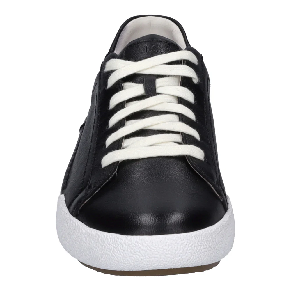 Claire 01 - Image 4