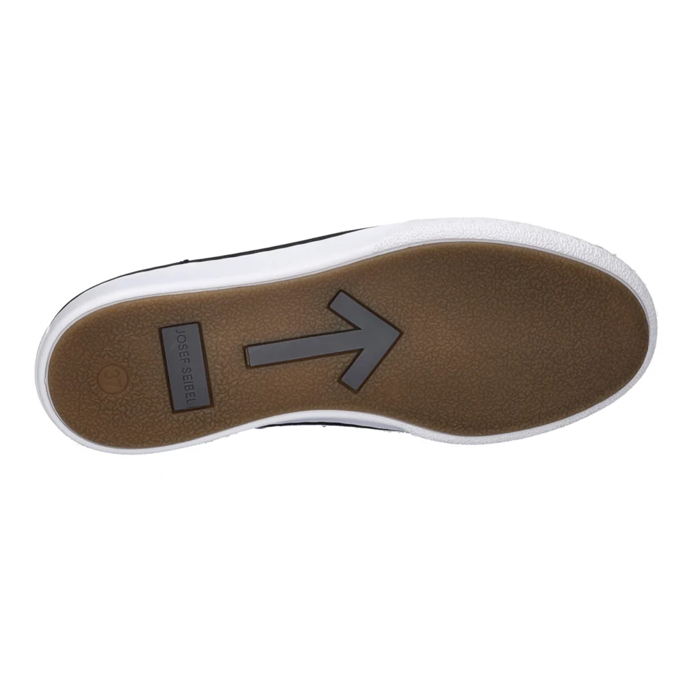 Claire 01 - Image 7