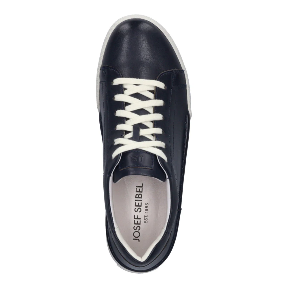Claire 01 - Image 6