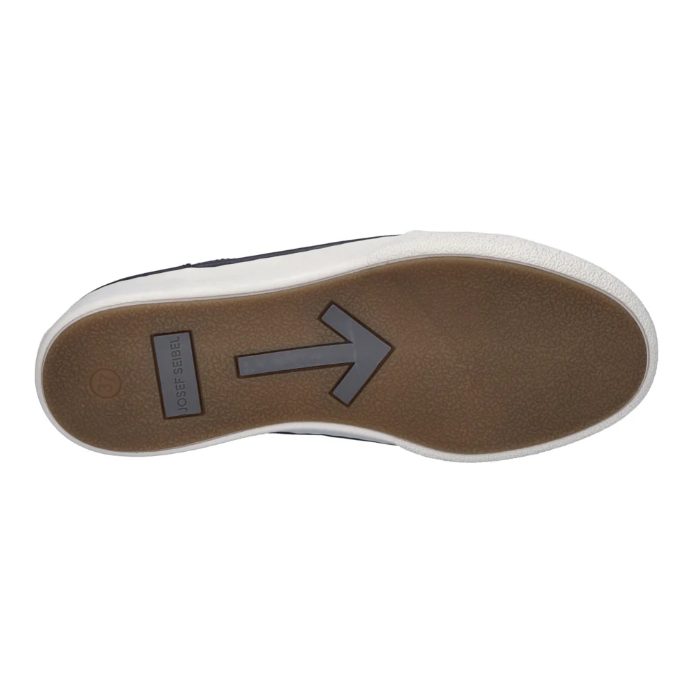 Claire 01 - Image 7