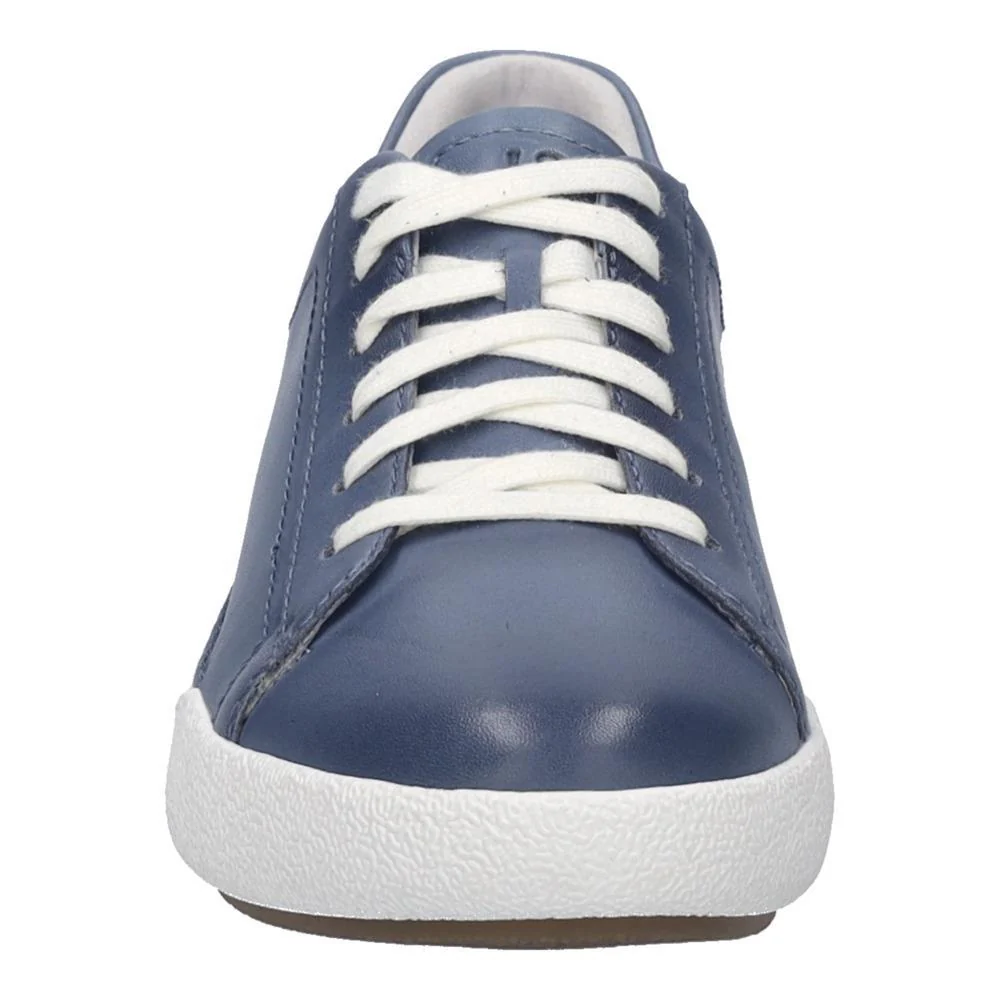 Claire 01 - Image 4