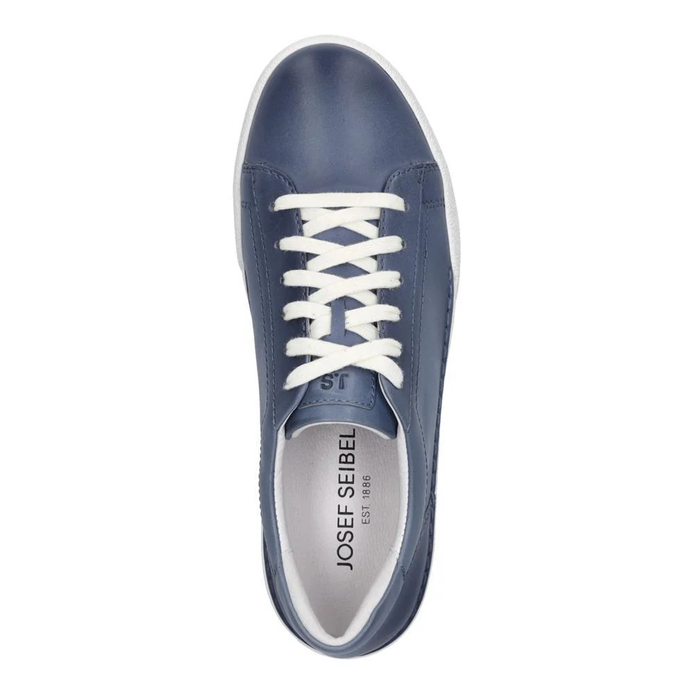 Claire 01 - Image 6