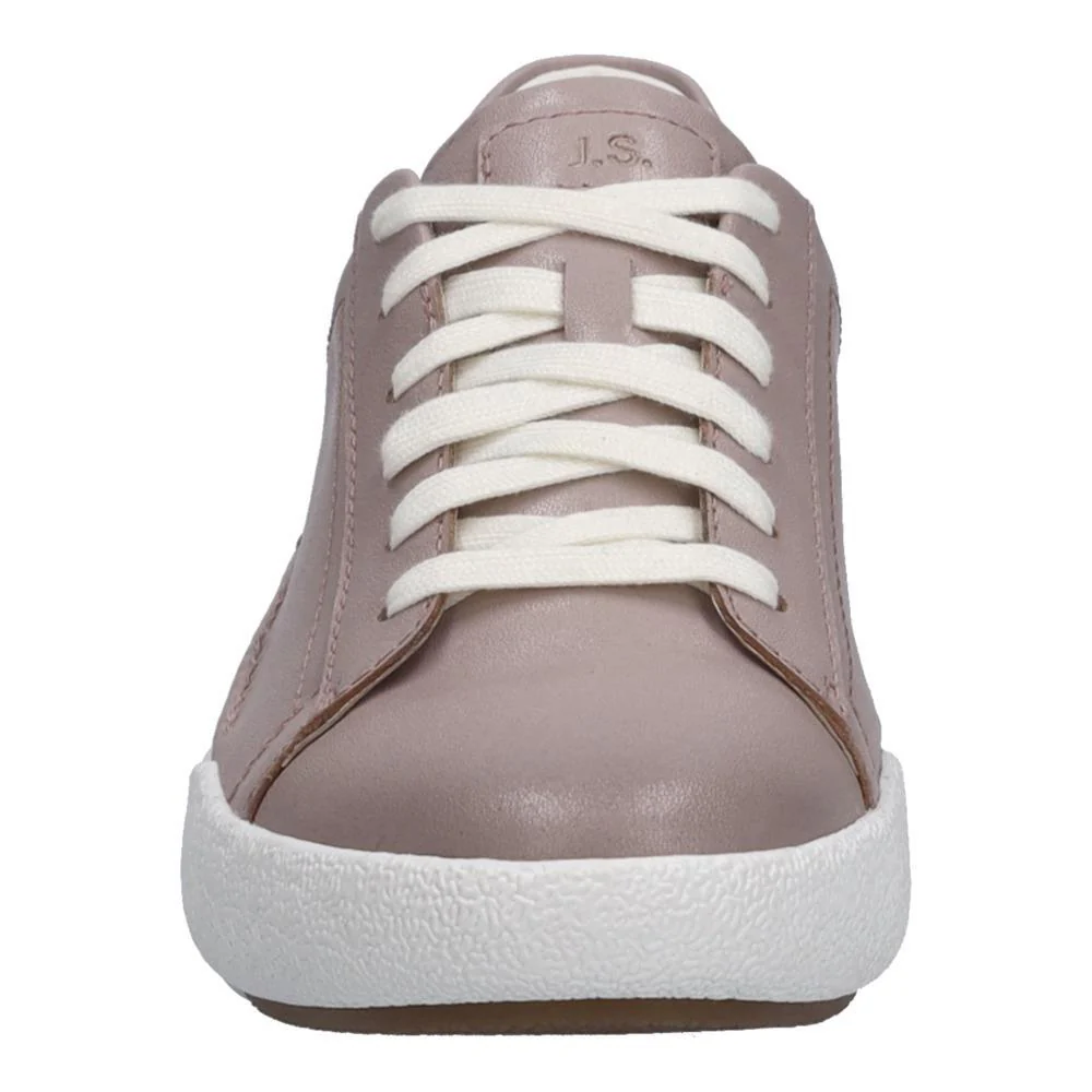 Claire 01 - Image 4