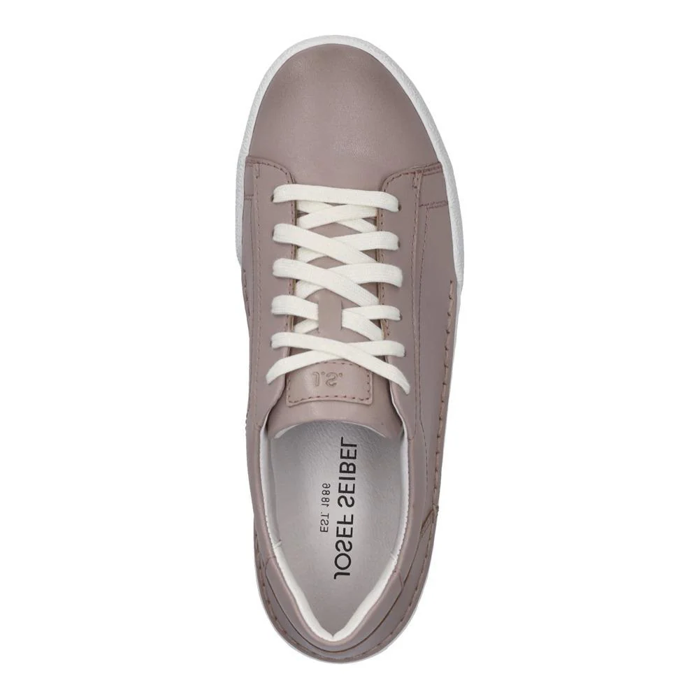 Claire 01 - Image 6