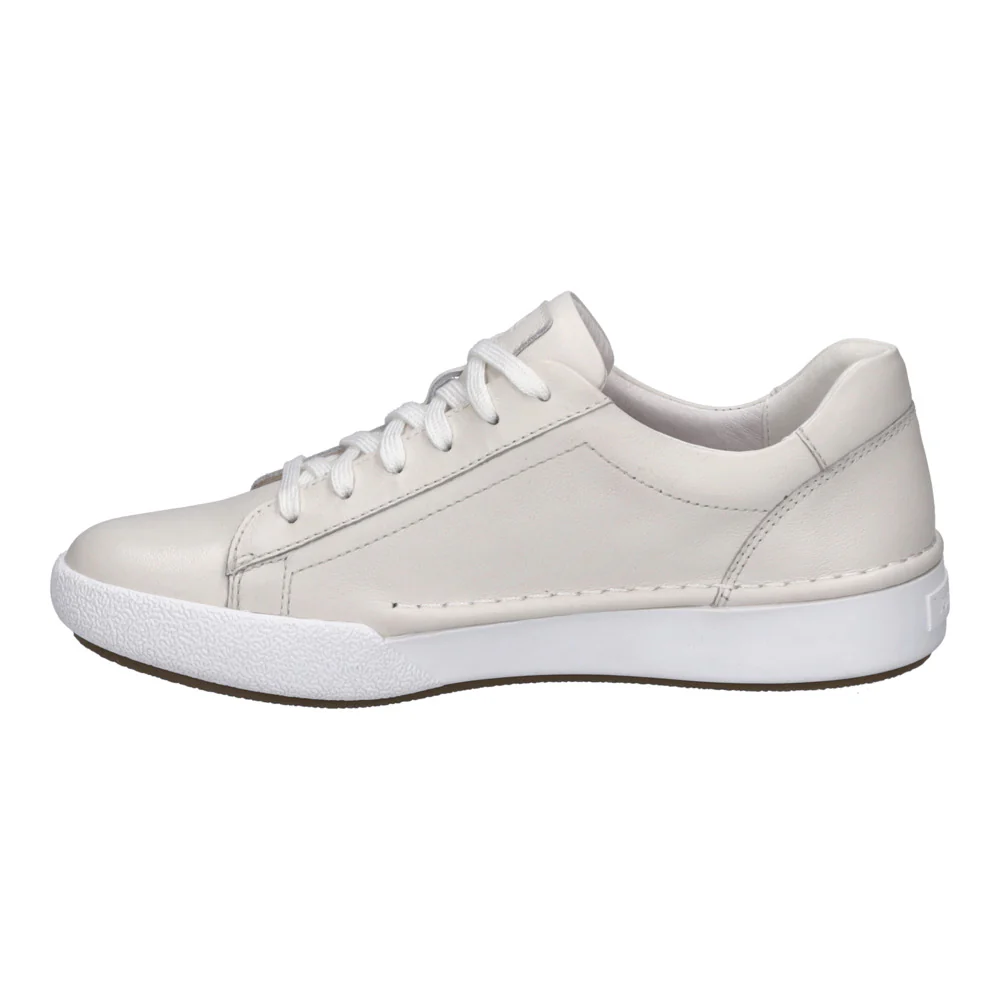 Claire 01 - Image 7