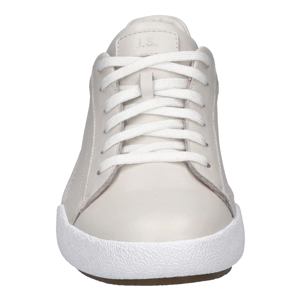 Claire 01 - Image 8