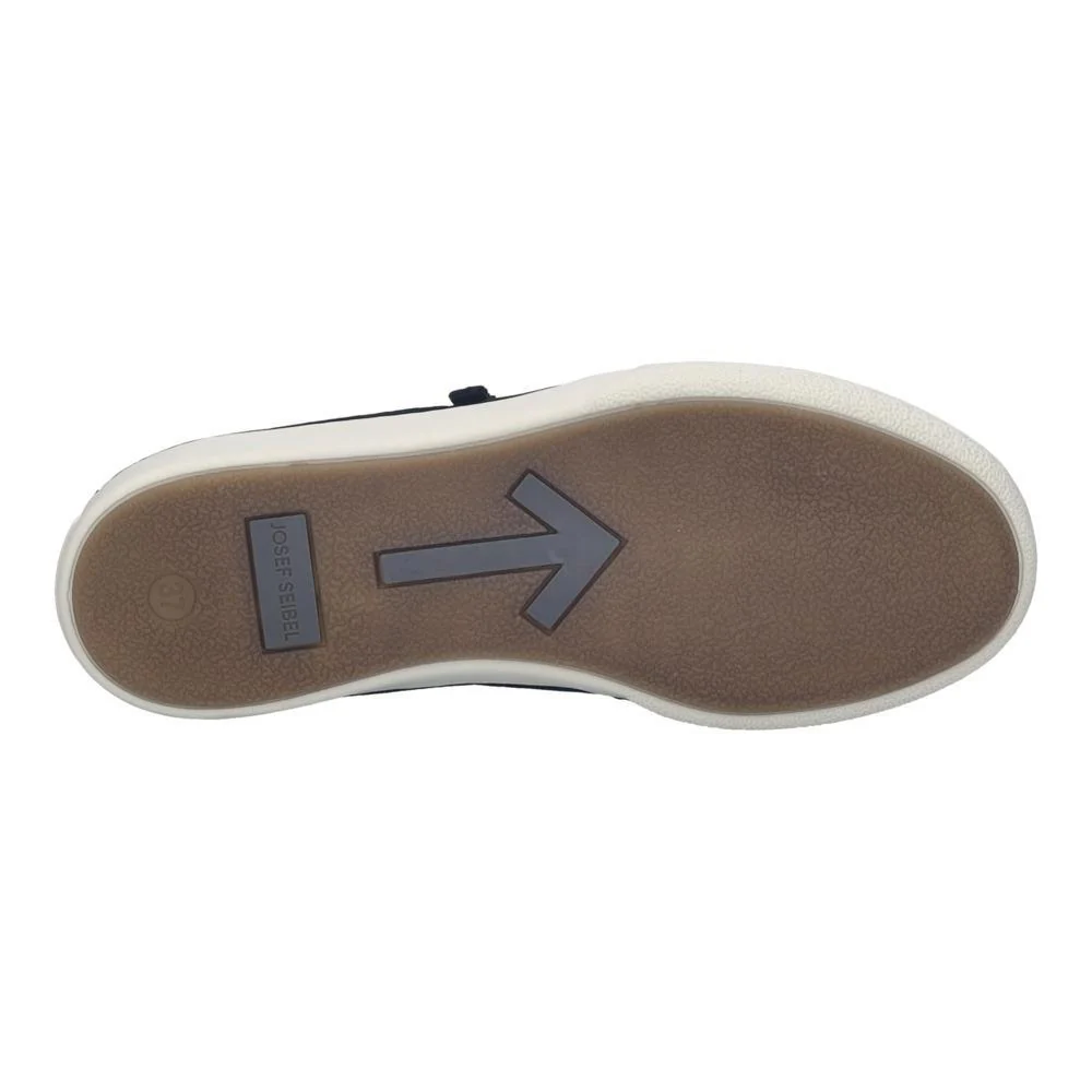 Claire 35 - Image 7